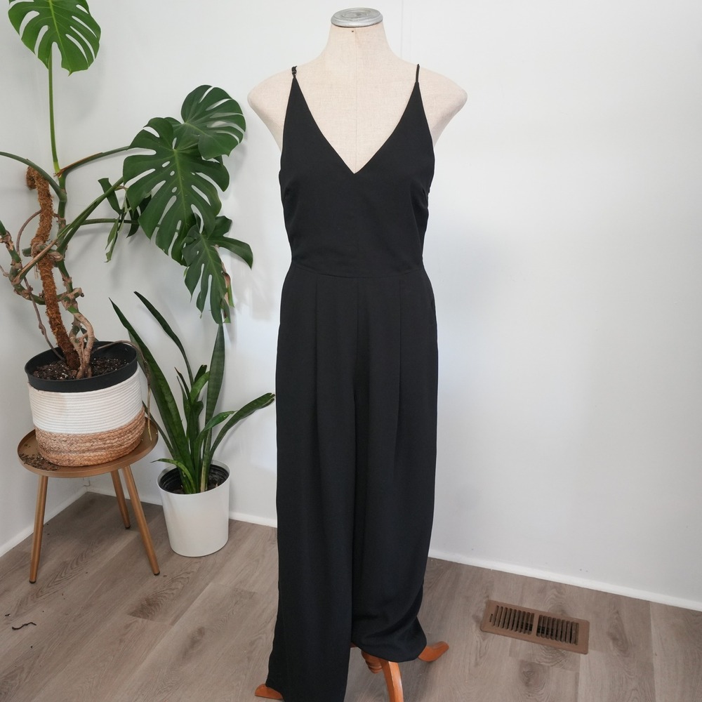 Adelyn Rae Jumpsuit S Black V-Neck Wide Leg Pleated Strappy Formal F56B1085